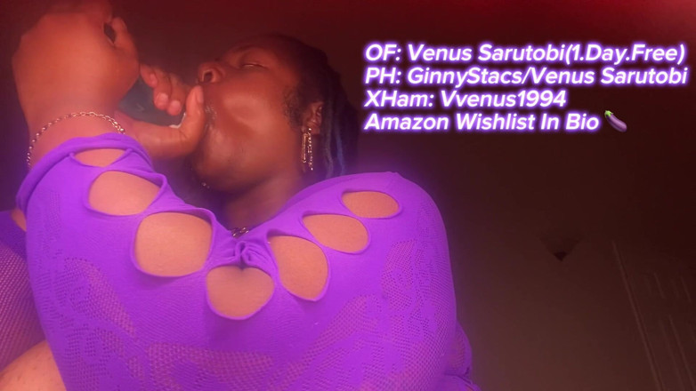 VVenus1994: Une BBW noire suce une grosse bite mouillée et baveuse à...