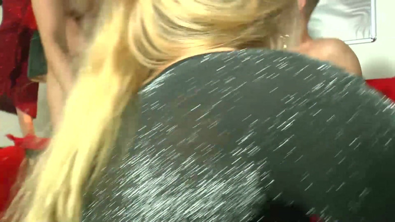 German amateur - 100% German hardcore videos: Pelacur pengisap kontol dientot dan memeknya dijilat di pesta seks