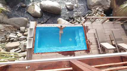 Projectsexdiary: Baise sous l'eau dans un infinitypool paradisiaque