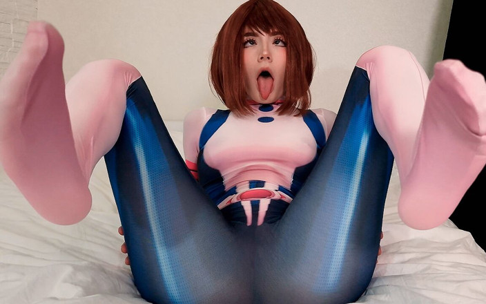 Fragile Tempt: Ochaco uraraka si gadis imut 18 tahun lagi asik pamer kaki...