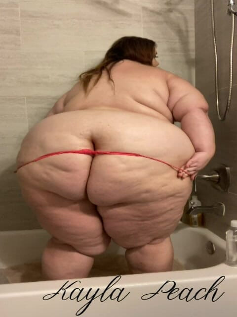 Kayla Peach studios: Kult ciała SSBBW oil