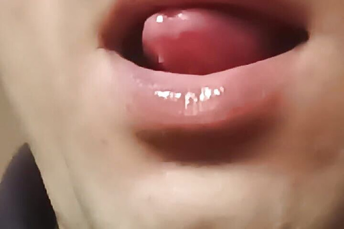 Thakursammy: Rode travestiet lippenmassage voor het eten van sperma-condoom