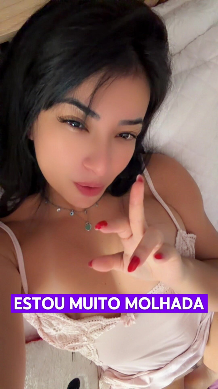 Emanuelly Raquel: Просто дражнячи і змушуючи твій член жорстко дивитися зараз