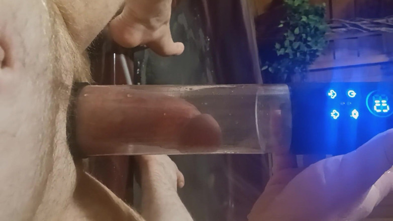 Timtom: Küçük penisim için ilk kez otomatik su penis pompası kullanıyorum