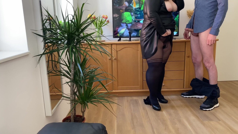 OurFetishLife: Min avundsjuka styvmor bevisade för mig att hon är den enda...