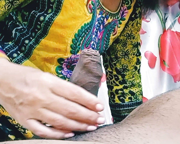Bolly Karma: Sexy Girl Enjoys Her Employers Dick