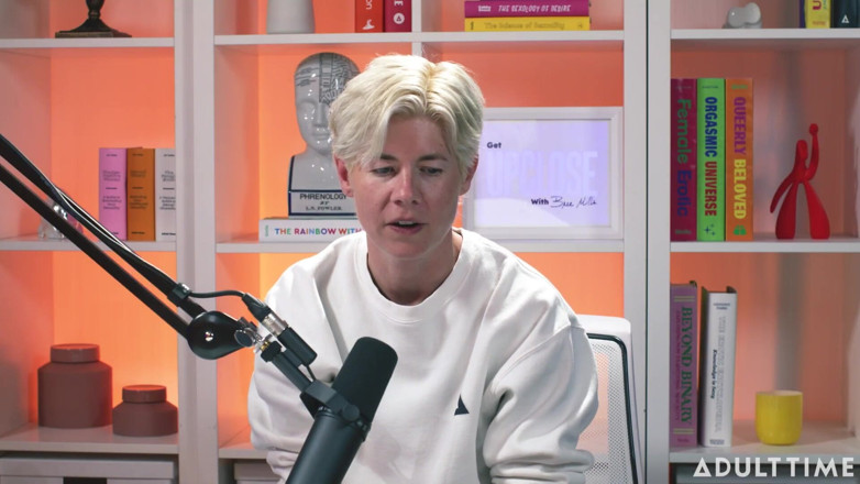 Adult Time Podcast: Chanel Camryn: la regina delle trema. Il podcast del tempo...