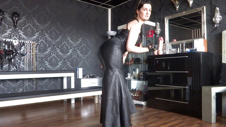 Lady Victoria Valente: Geile aftrekgids van je leren meesteres