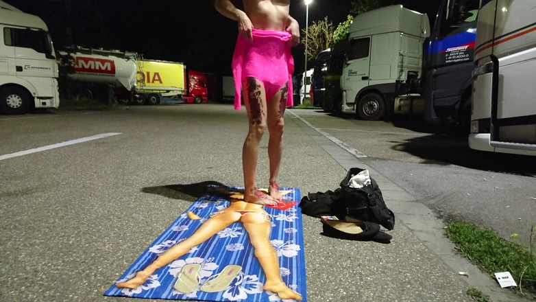 sweetfeet29: Dezbrăcându-se și masturbându-se la scaunul de camion