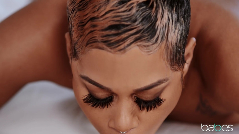 Babes: Babes - Introducing Jasamine Banks