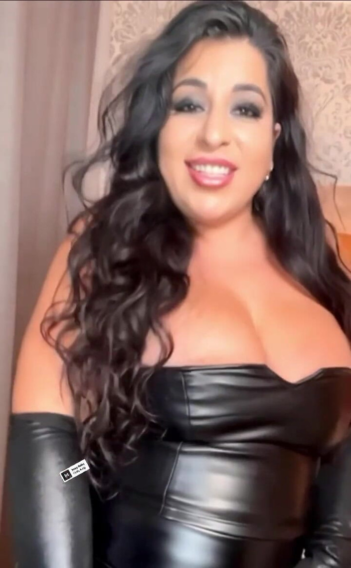LadyAyse5: Vždy se mnou mluví sprostě