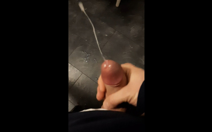 Jonasponas cumming: Jonasponas stellen den schwarzen boden weißer durch massive sahnige cumshots...