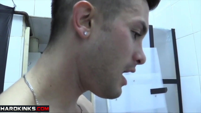Hard Kinks: Hardkinks - 一个年轻的主人想要玩得开心