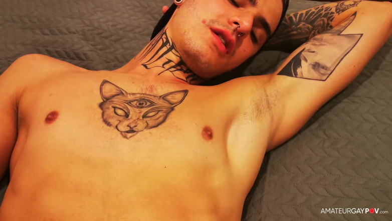 Amateur Gay POV: Un demi-frère puant se fait prendre