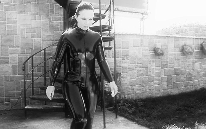 Lydia Privat: Latex 종료 시간