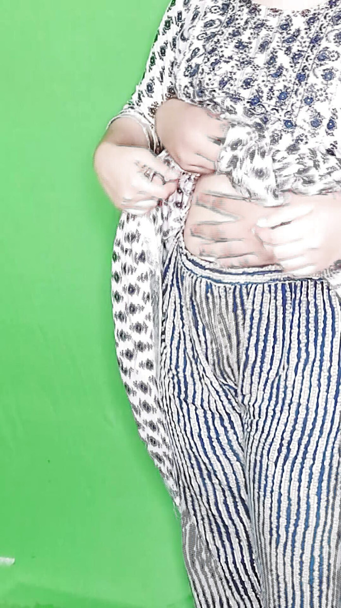 Vicky Thakur: 新视频继妹勾引继兄弟