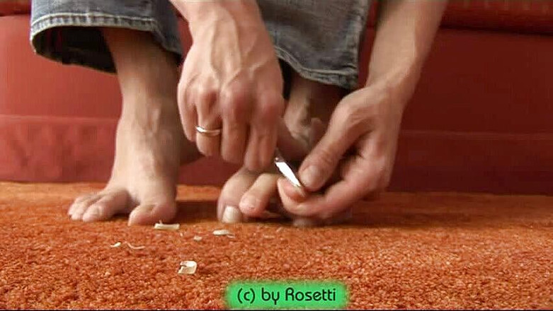 Doris Distel: Des ongles coupés sur mes pieds sexy