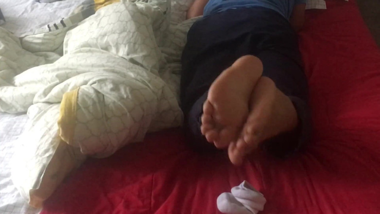 Manlyfoot: chhote saphed takhne ke moje 2 - Manlyfoot - mujhe pata hai ki...