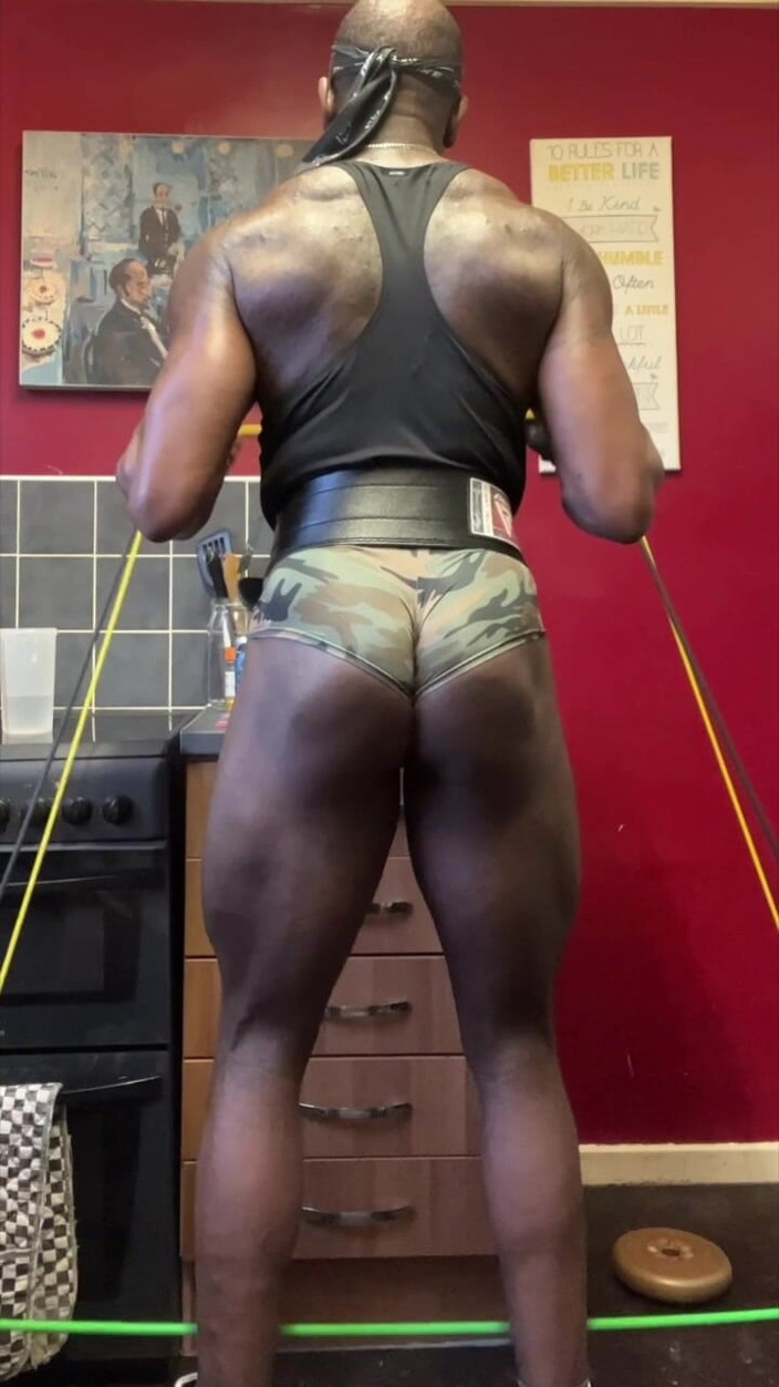 Black mature kinky muscle: ブラック・マッスル・バット&amp;バック・ワークアウト&amp;フレックス・ショー