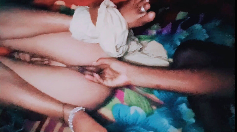 Telugubabhi: Couples telugu, baise secrète, léchage de chatte et doigtage