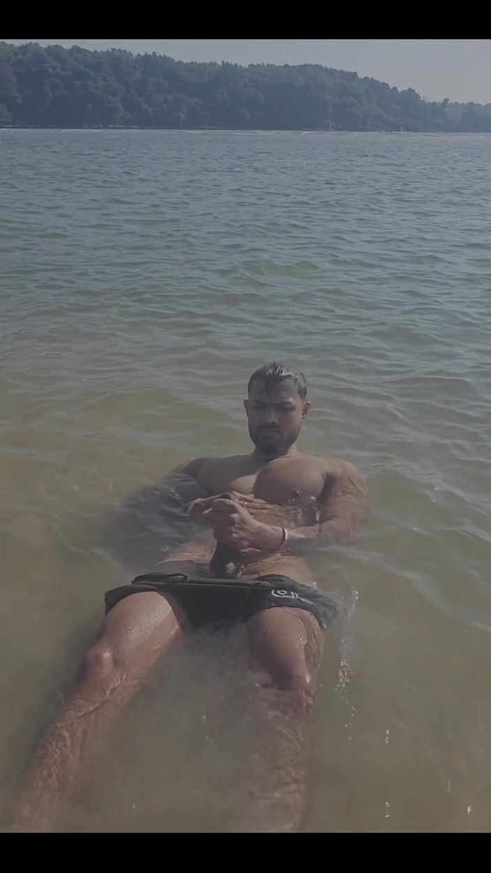 bonghunkx: Plaisir à la mer