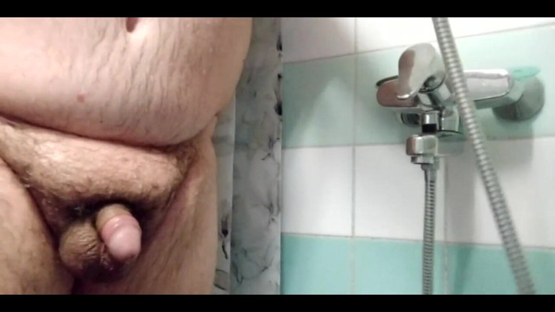 Asian slave & white superchub Master: Guarda come Eve lava il cazzo di adams, come lei...