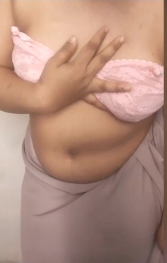 Jesmin18: Bangladesh - sexy romance bhabi