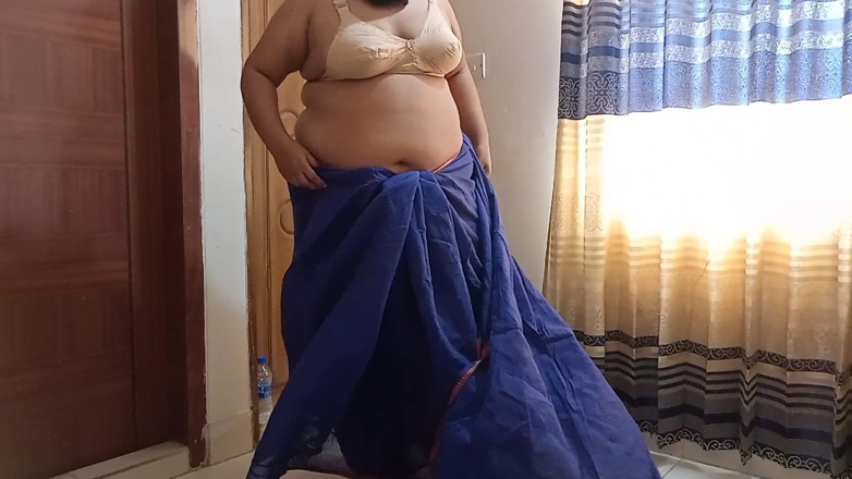 Aria Mia: Palestina de 62 años hermosa abuela sexy vistiendo sari y blusa...