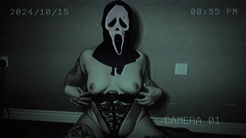 EeveeXo: Paranormalna faptivity Ghostface zauważona na kamerze
