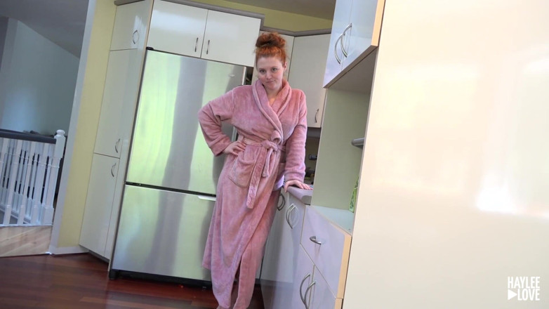 Haylee Love: Cà phê nóng
