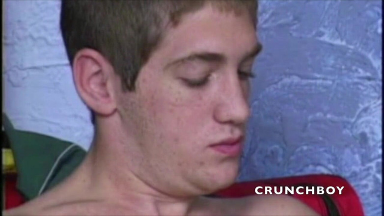 GAY VINTAGE PORN: Billy sexy heterosexual curioso acepta follar a su amigo