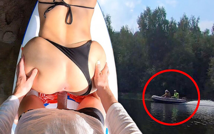 Alisa Lovely: Nous avons été remarqués dans la nature risqués par une baise...