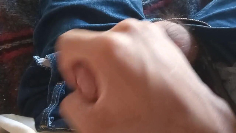 WolfGV: Aku ngocok kontolku sampai aku crot banyak banget di pagi...