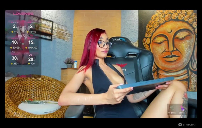 Lia Wood: Latynoska z seksowną body cup uwodzi i chce być zerżnięta...