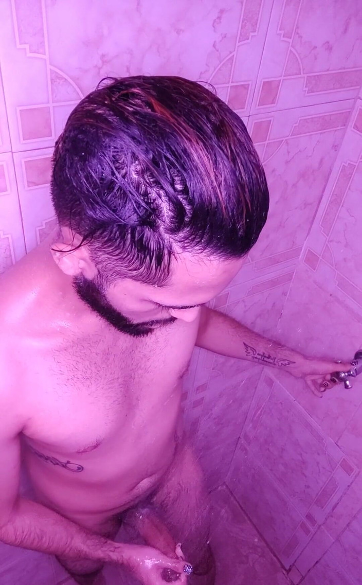 Camilo Brown: Adakah awak ingin mandi dengan saya?