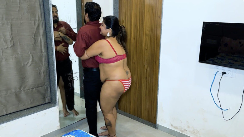 Bsolempusha: La cognata è improvvisamente apparso davanti al cognato in Bikini