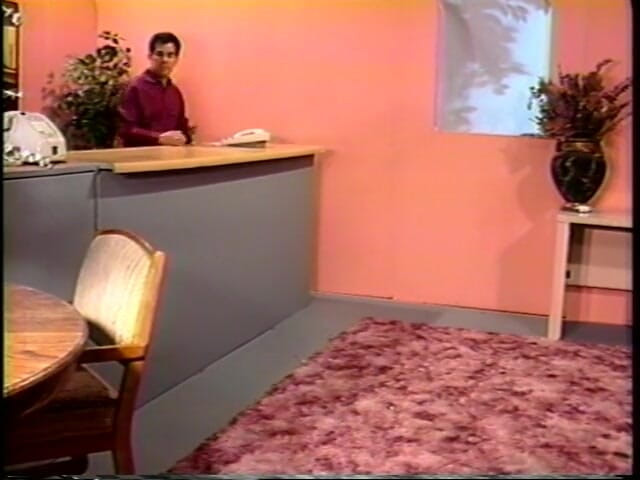 Old Good Porn: La cagna dalla pelle dolce con le tette piccole succhia...
