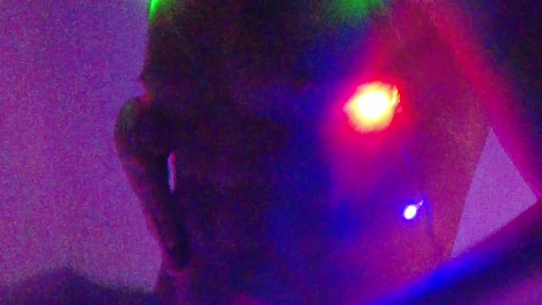 Falcon Al: Masturbándose en las luces de navidad