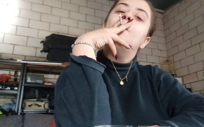 fartingclub01: PAWG Girl Smoking Slim Cigarette