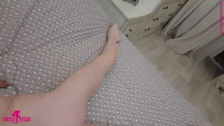 Gymnastic: 복도에서 벌거벗은 운동