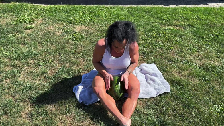 Kandylegsxxx: Mamă sexy musculoasă Kandys Pepene verde Zdrobire dominare