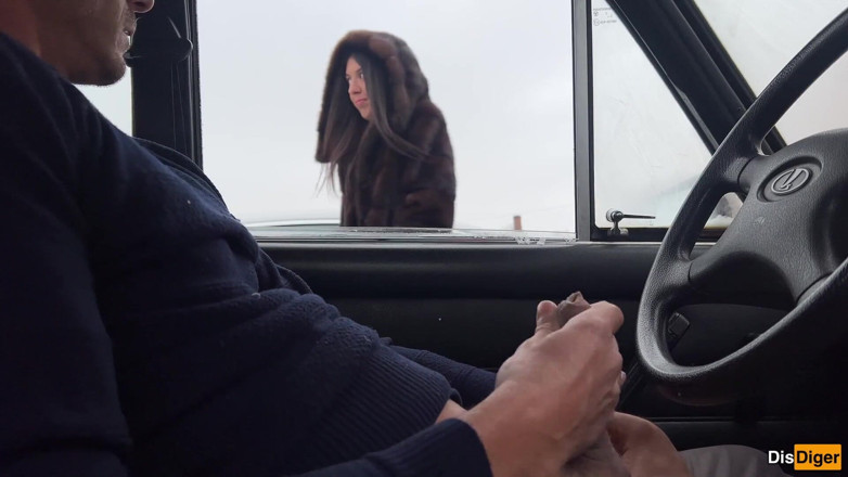 Dis Diger: Orang asing Memberikan Saya Handjob Melalui Tingkap Kereta Di Tempat...