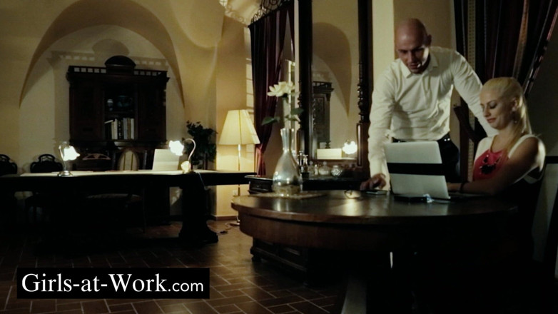 Girls At Work: Setiausaha Tanpa Had