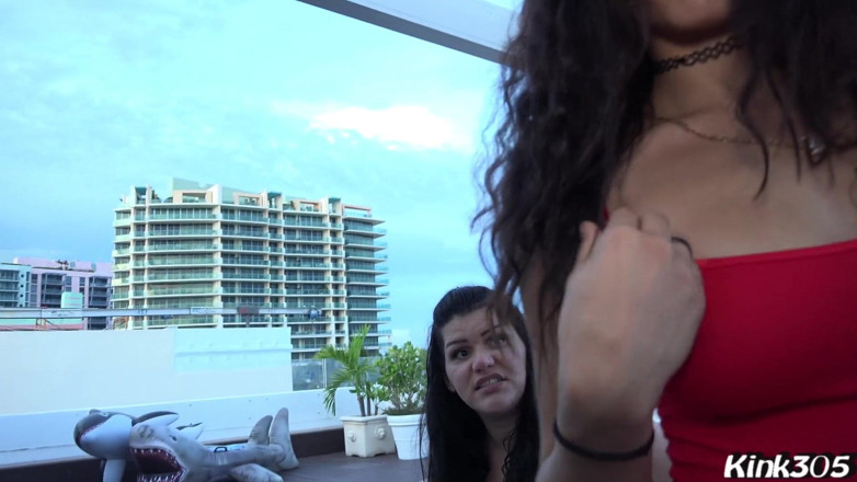 Alex Ace 305: पड़ोसियों की बेटी gabriella lopez की चूत चाटी जाती है और वह लंड चुसाई देती है