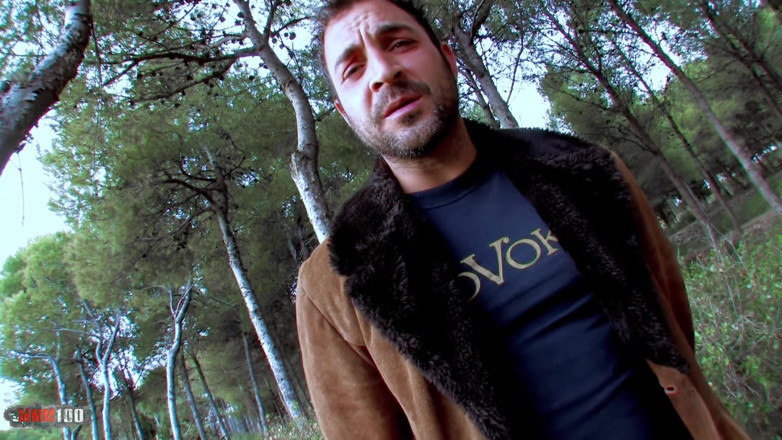 MMM100: Une salope moche se fait baiser et sodomiser dans le...