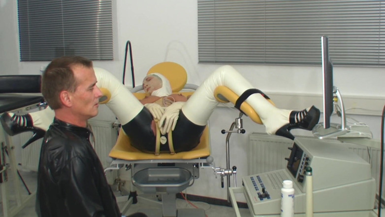 Rubber & Clinic Studio - 1ATOYS: Bláznivá ultrazvuková anální zkouška v gumě