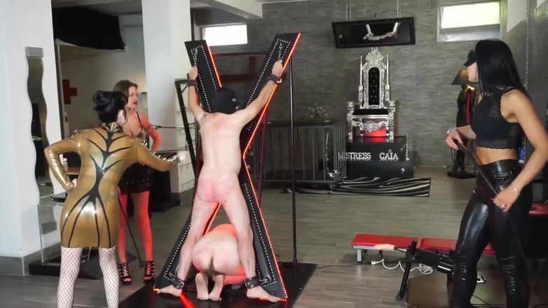 Lady Mesmeratrix Official: Tre ragazze dominanti frustano e puniscono i loro schiavi