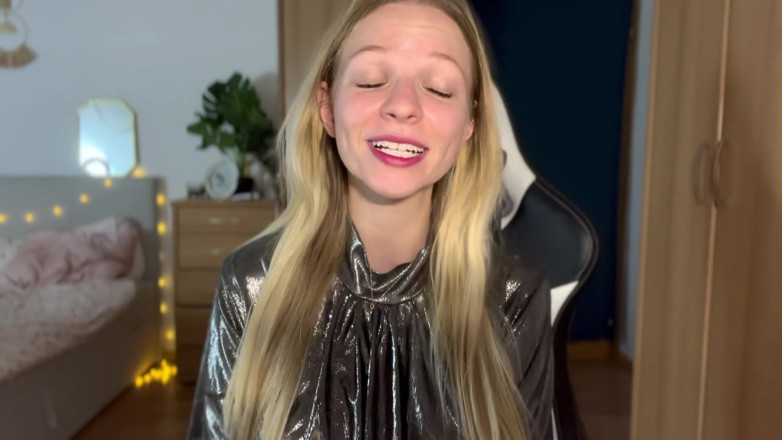 Goddess_Bella_Rae: Тогда, что-то одно, куколд желает больше всего