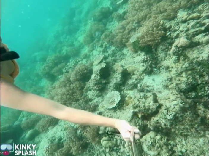 UKCuteGirl Lucy Lauren: Snorkel Slut: Tight Bikini, Dive Mask &amp; Underwater Fin Tease