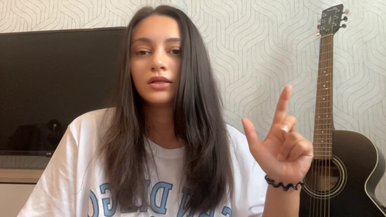 Malati Sex Education: Що робити, якщо у вашої дівчини неприємний запах із вагіни?